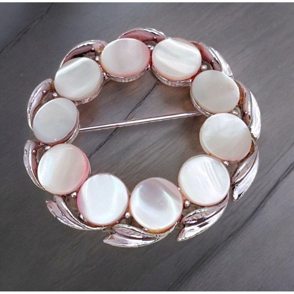 Vintage Faux Pink Pearl Wreath Brooch Pin Circles - Picture 1 of 6